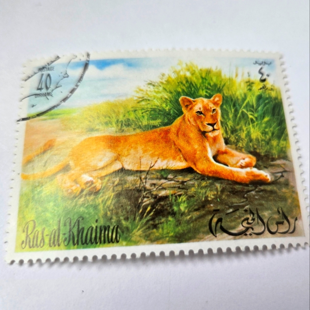 Mystery Lot 200+ VINTAGE International Postage Stamp Collection, New & Cancelled - Picture 3 of 14